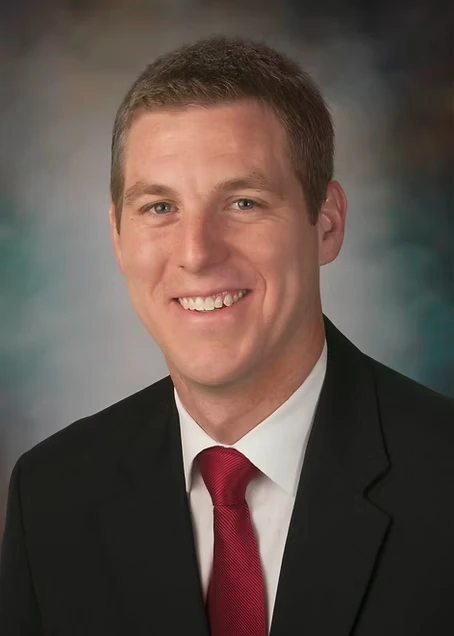 Dr. Jason Thompson headshot